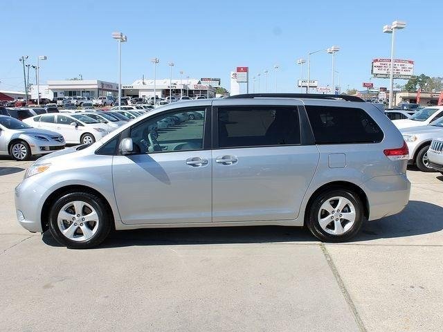 Toyota Sienna SLE --z71 Pkg Unspecified