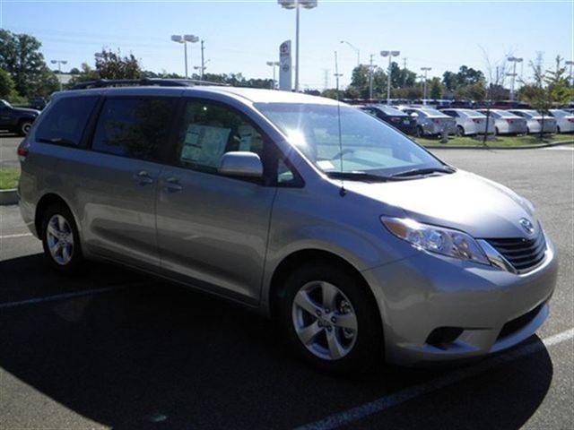 Toyota Sienna 2012 photo 1