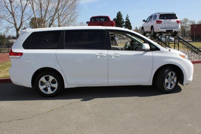 Toyota Sienna SLE --z71 Pkg Unspecified