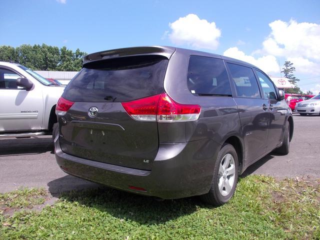 Toyota Sienna X MiniVan