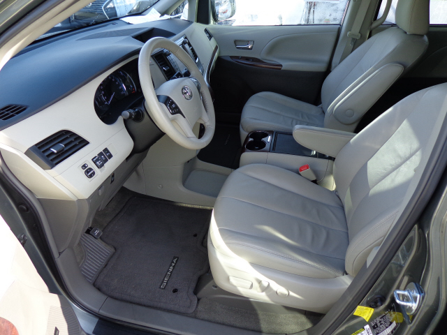 Toyota Sienna SLE --z71 Pkg Unspecified