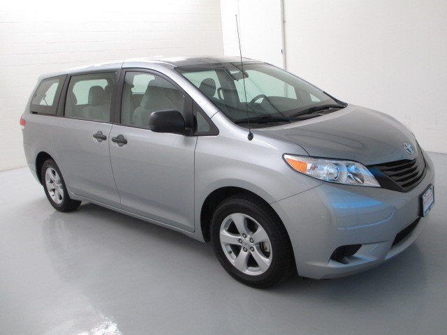 Toyota Sienna 2012 photo 4