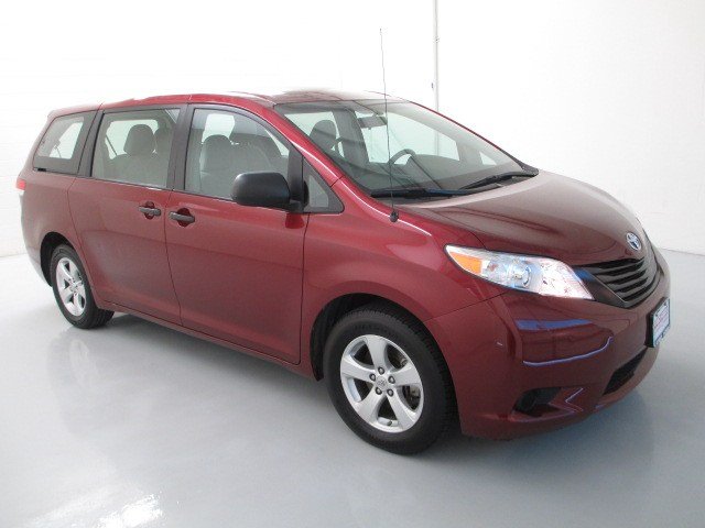 Toyota Sienna 2012 photo 2