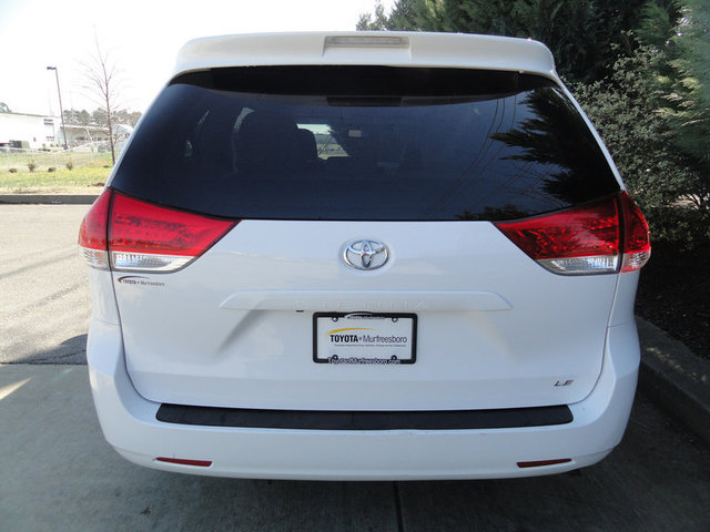 Toyota Sienna 2012 photo 5