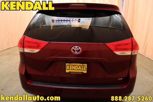 Toyota Sienna SLE --z71 Pkg Unspecified