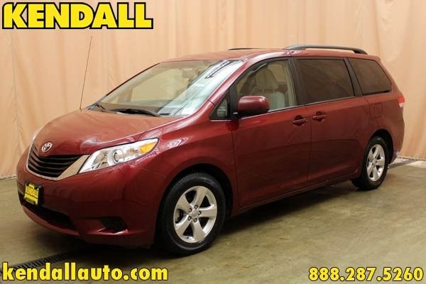 Toyota Sienna 2012 photo 4