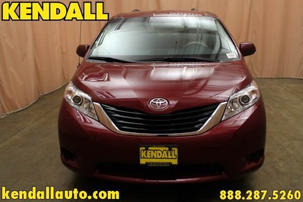 Toyota Sienna 2012 photo 5
