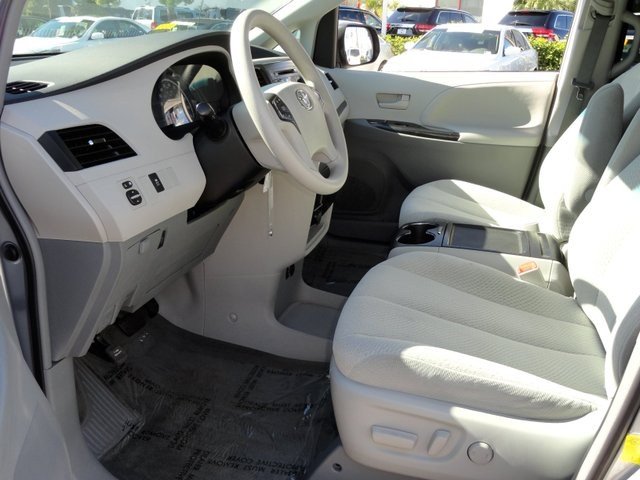 Toyota Sienna CE AUTO (SE) Unspecified