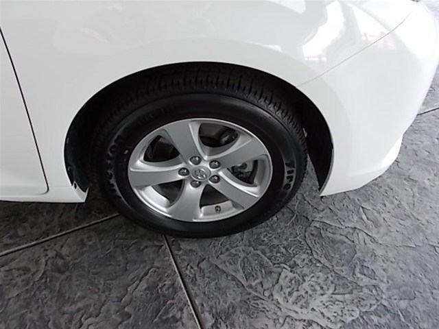 Toyota Sienna 2012 photo 5