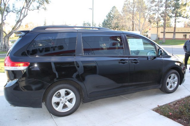 Toyota Sienna SLE --z71 Pkg Unspecified
