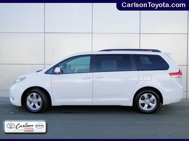Toyota Sienna SLE --z71 Pkg Unspecified