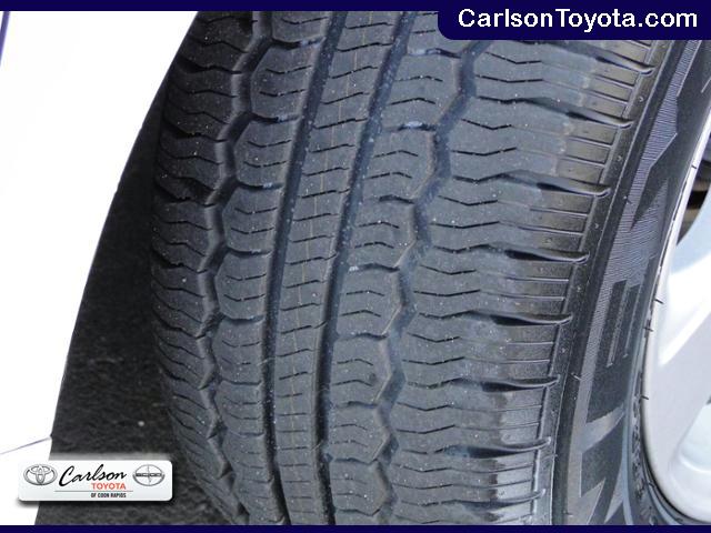 Toyota Sienna 2012 photo 2