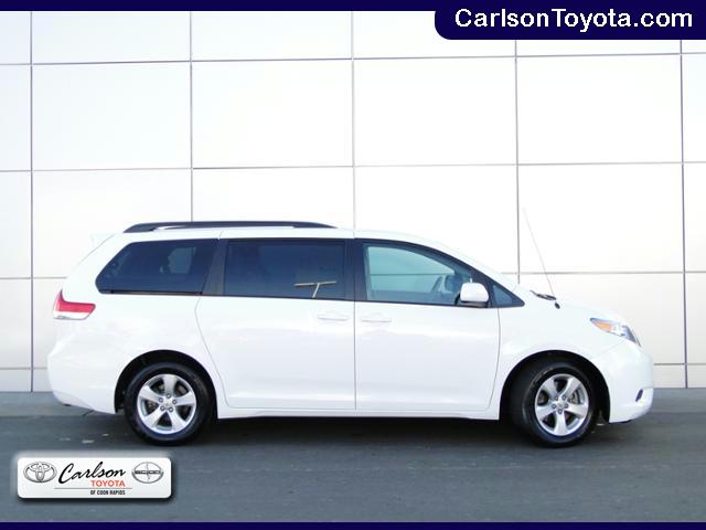 Toyota Sienna 2012 photo 4