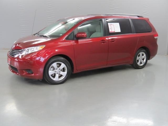 Toyota Sienna 2012 photo 1