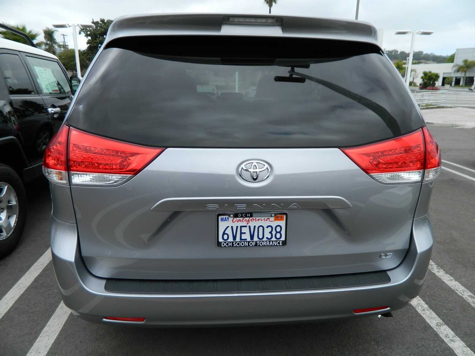 Toyota Sienna SLE --z71 Pkg Unspecified