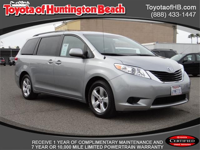 Toyota Sienna 2013 photo 1