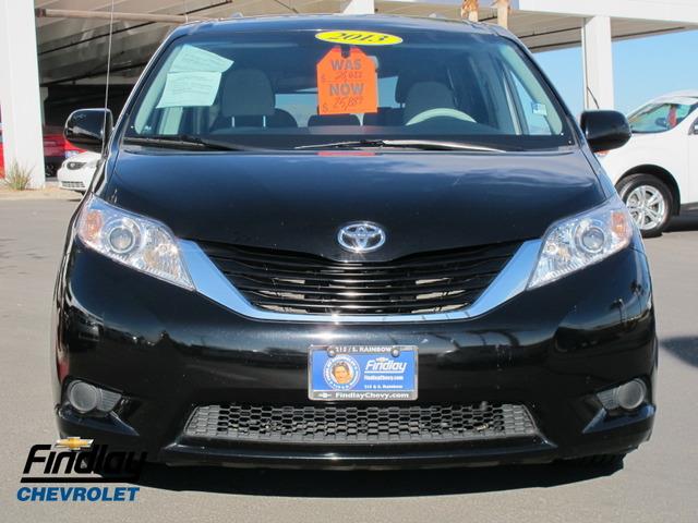 Toyota Sienna 2013 photo 3