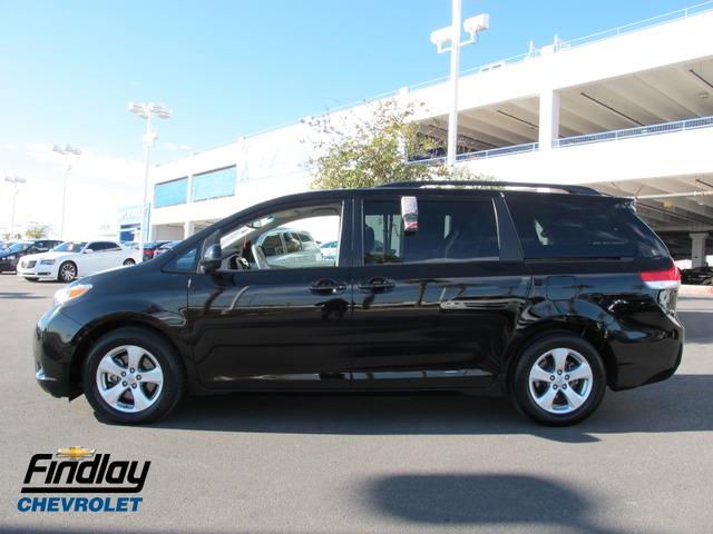 Toyota Sienna 2013 photo 4