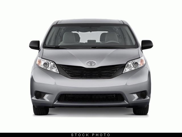 Toyota Sienna 2013 photo 1