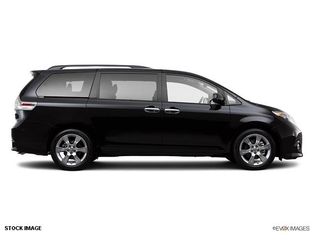 Toyota Sienna 2014 photo 1