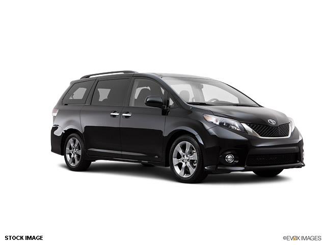 Toyota Sienna 2014 photo 2
