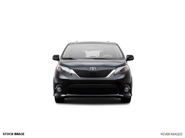 Toyota Sienna 2014 photo 3
