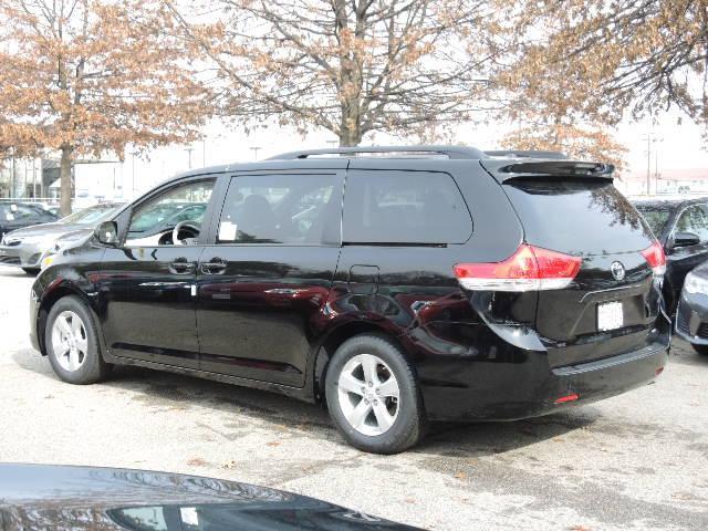 Toyota Sienna 2014 photo 1