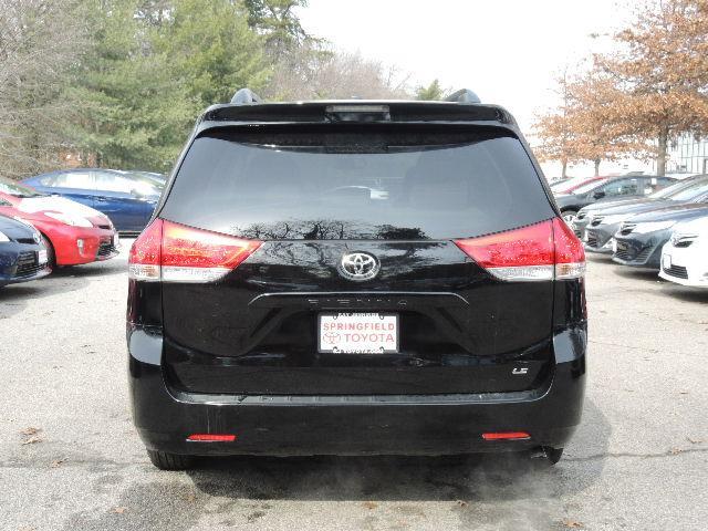Toyota Sienna 2014 photo 4