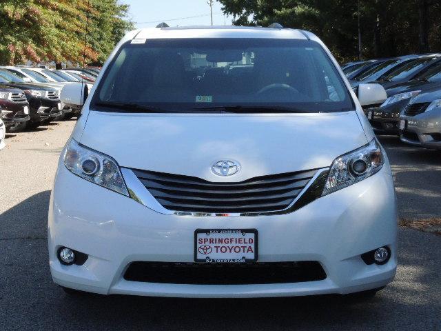 Toyota Sienna 2014 photo 2