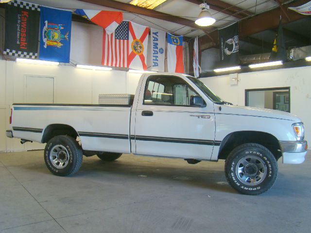 Toyota T100 1995 photo 2