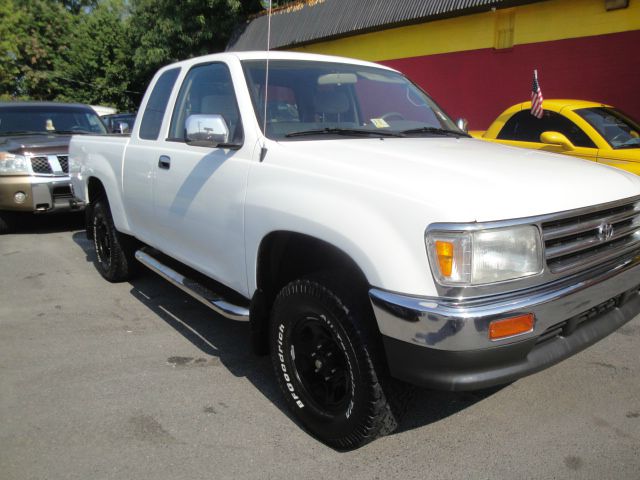 Toyota T100 1995 photo 2