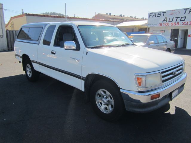 Toyota T100 1997 photo 2