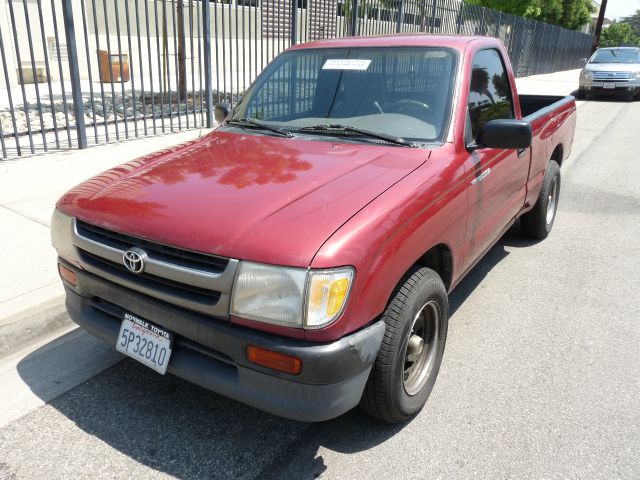 Toyota Tacoma ES 2.4L AUTO Pickup Truck