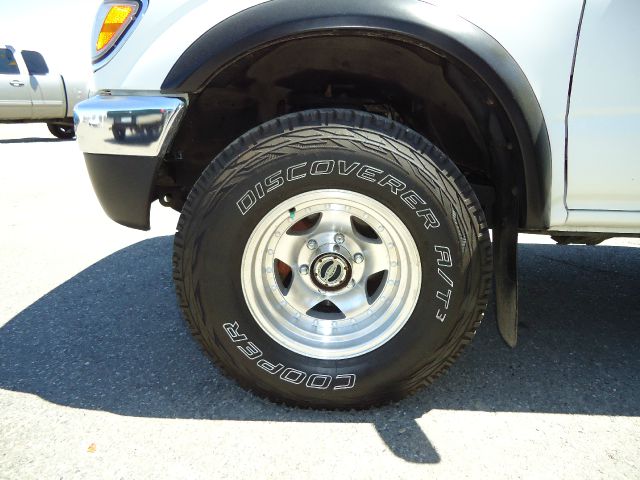 Toyota Tacoma AWD SL Pickup Truck