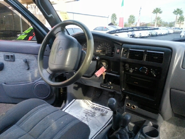 Toyota Tacoma 1998 photo 2