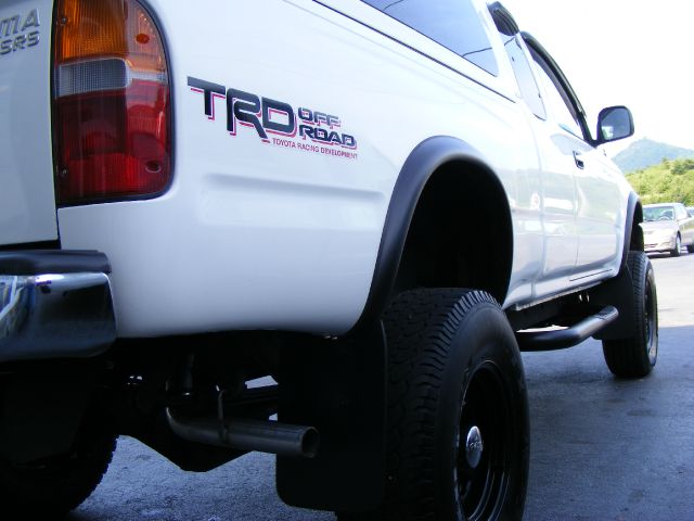 Toyota Tacoma AWD SL Pickup Truck