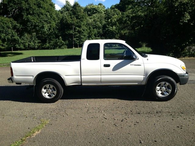Toyota Tacoma AWD SL Pickup Truck