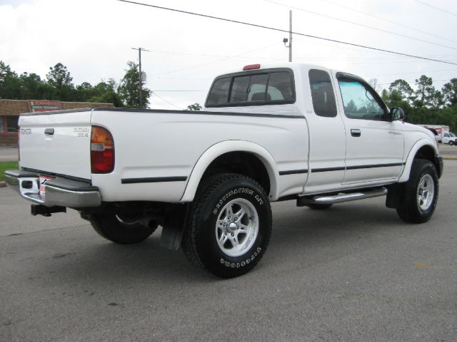 Toyota Tacoma 2000 photo 4