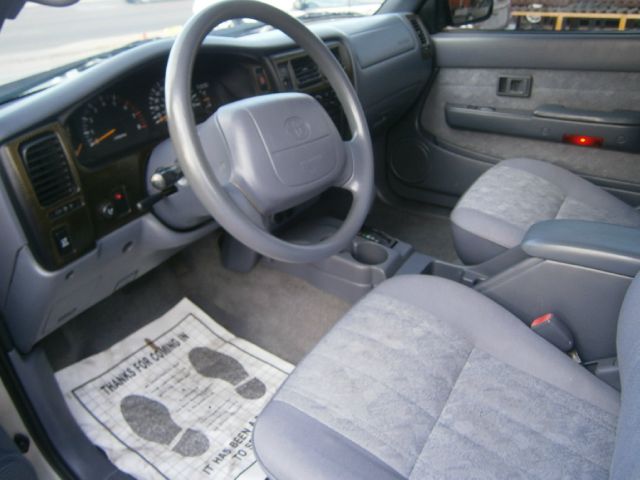 Toyota Tacoma 2000 photo 3