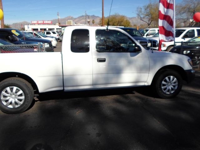 Toyota Tacoma 2000 photo 3