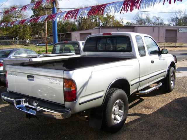 Toyota Tacoma 2000 photo 3