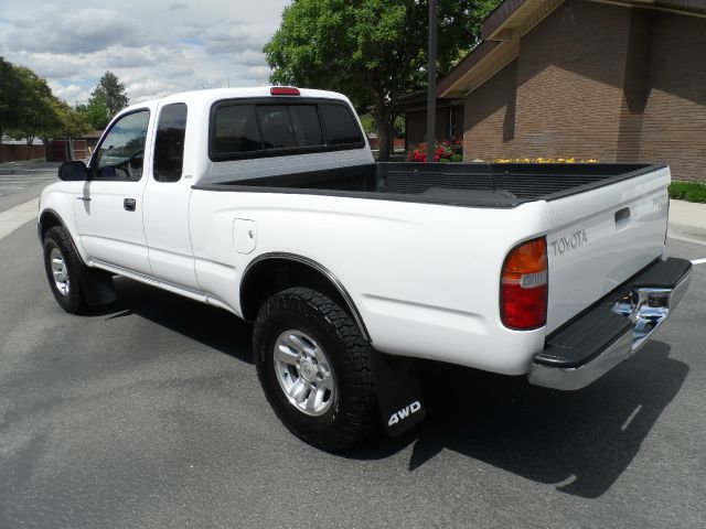 Toyota Tacoma 3.0i AWD Very Clean Pickup Truck