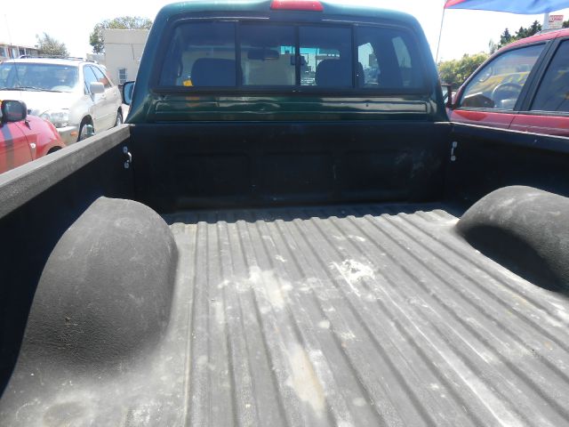 Toyota Tacoma SLT Laramie Big Horn Pickup Truck