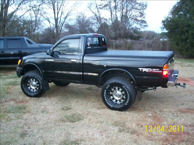 Toyota Tacoma 2000 photo 1