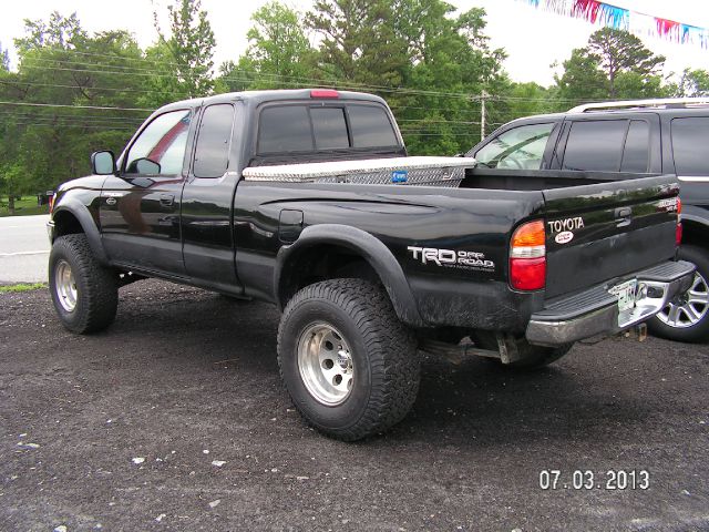 Toyota Tacoma LT Pickup 4D 6 1/2 Ft Pickup Truck