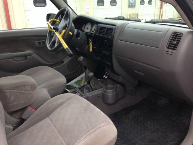 Toyota Tacoma 2001 photo 2