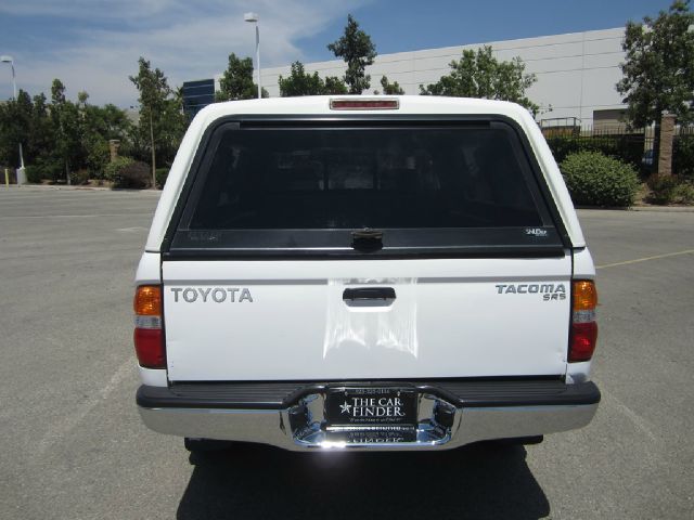 Toyota Tacoma 2003 photo 2