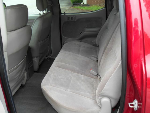 Toyota Tacoma 2004 photo 2