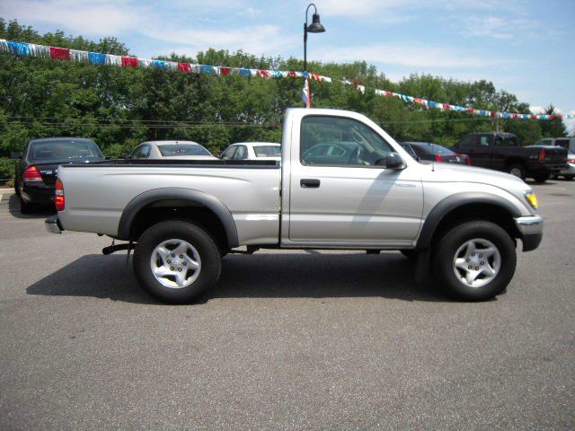 Toyota Tacoma 2004 photo 2
