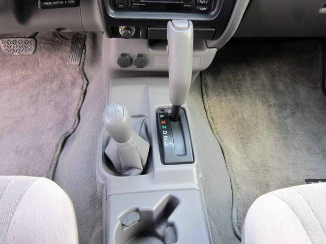 Toyota Tacoma 2004 photo 17